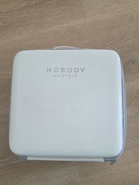 NuFace NuBody White Hard Case with Gray Trim